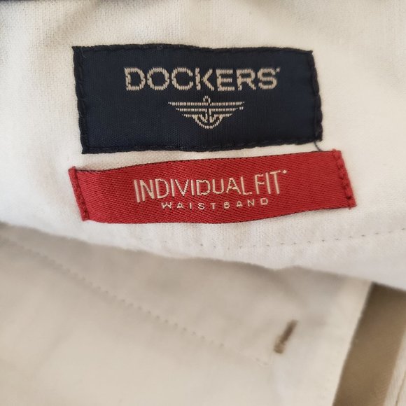 Dockers Flat Front Casual Fit Khaki Pant W40 L29 - Picture 4 of 7